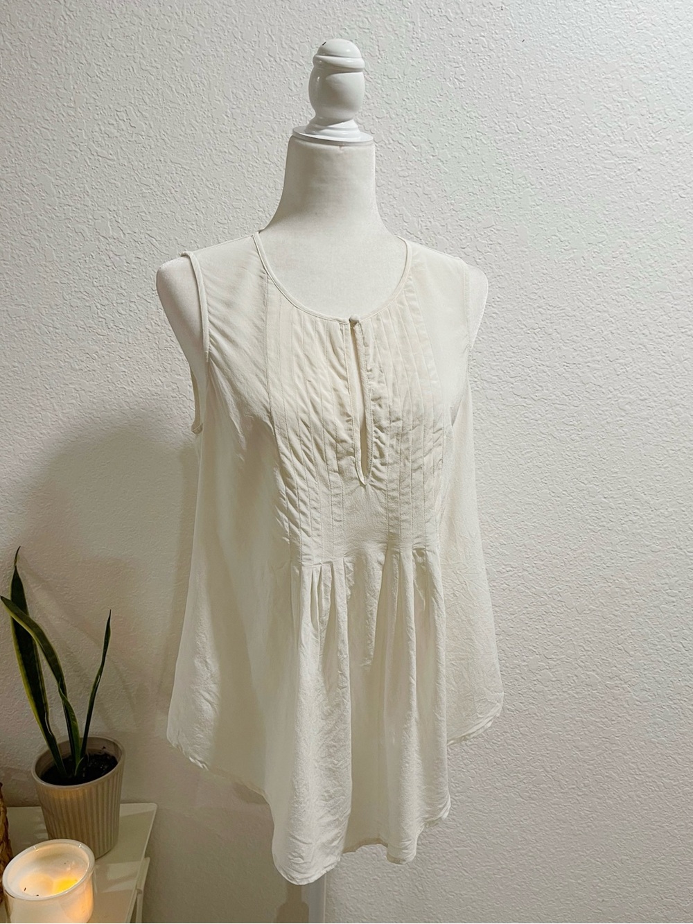 Vintage Y2K Bebe 100% Silk Pintuck Babydoll Tank Top Cream Size Medium